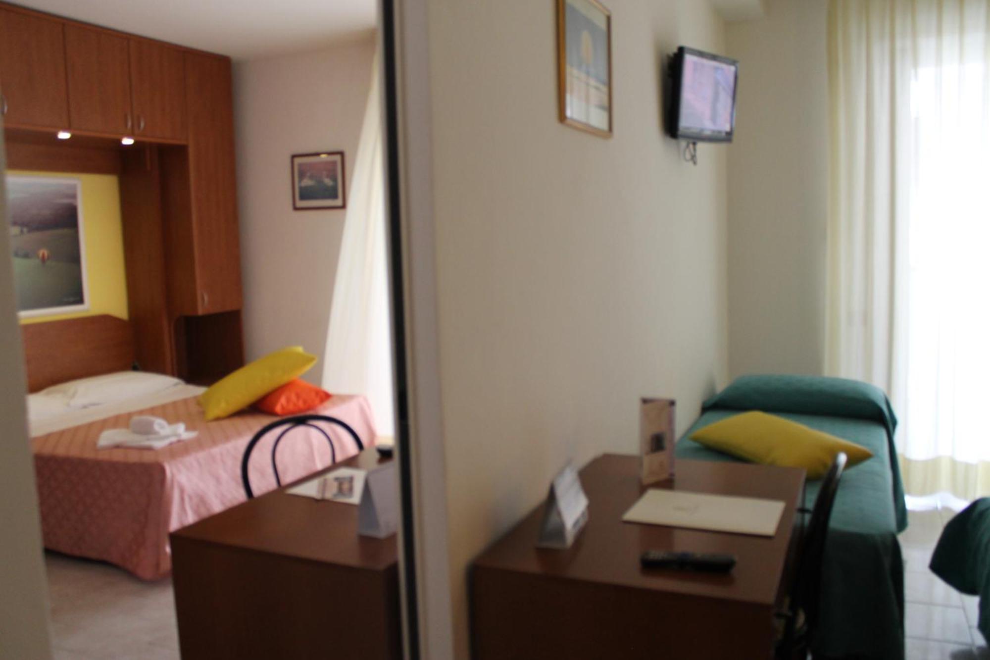 Hotel Villa Truentum Martinsicuro Oda fotoğraf