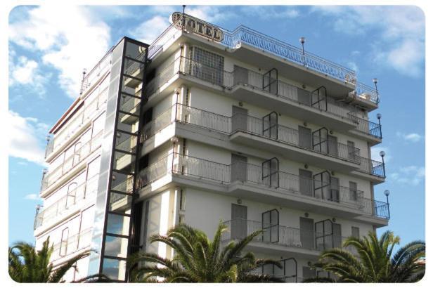 Hotel Villa Truentum Martinsicuro Dış mekan fotoğraf