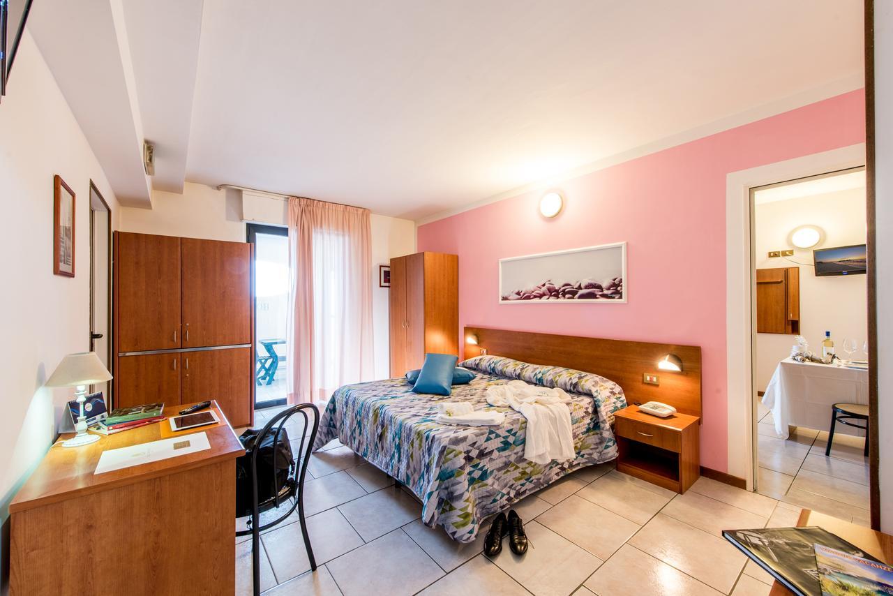 Hotel Villa Truentum Martinsicuro Dış mekan fotoğraf